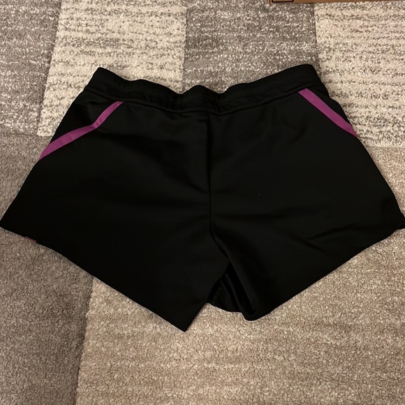 Nike shorts - Picture 3 of 6